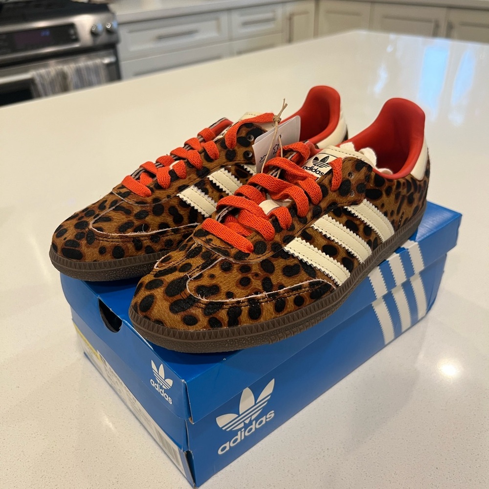 VIRAL SOLD OUT ADIDAS SAMBAS!